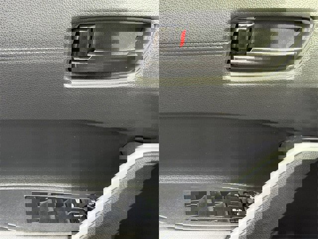 Used 2024 Toyota Corolla Cross SE image 22