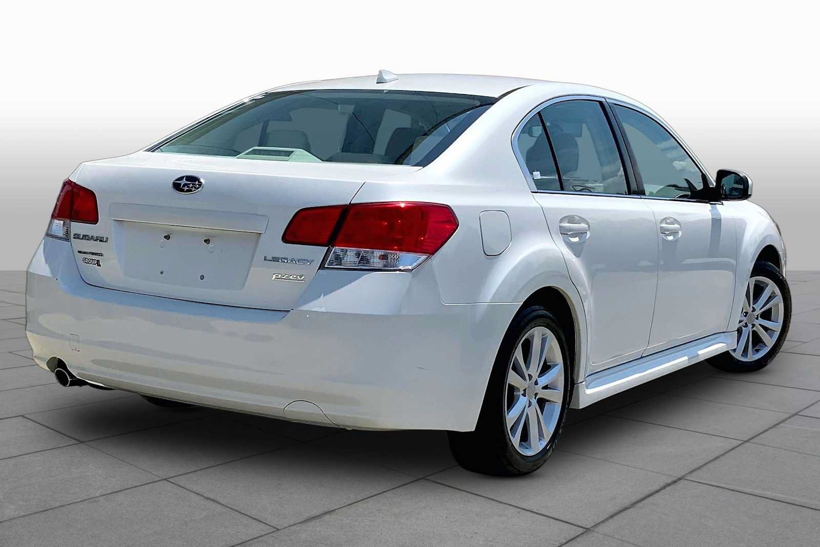 Used 2014 Subaru Legacy 2.5i Premium AWD/4WD image 13
