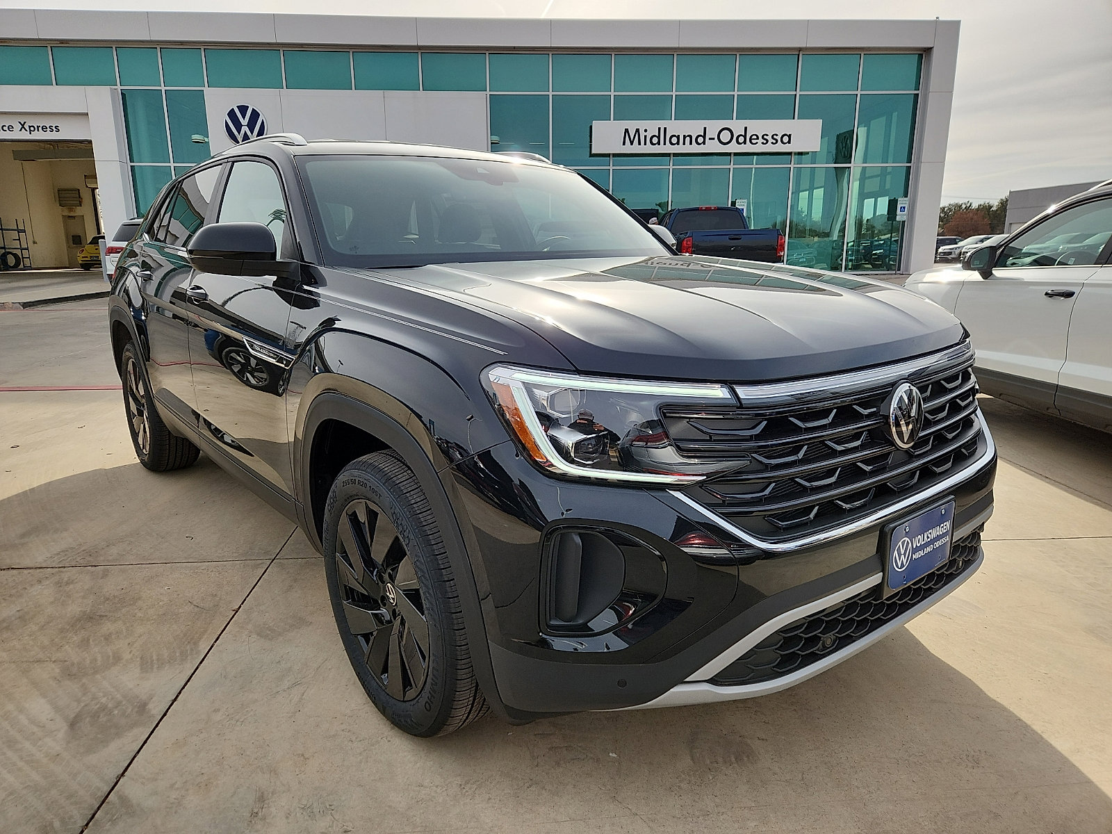New 2026 Volkswagen Atlas Cross Sport SE image 1