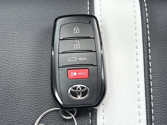 Used 2026 Toyota Camry Hybrid w/ Convenience Package FWD image 20