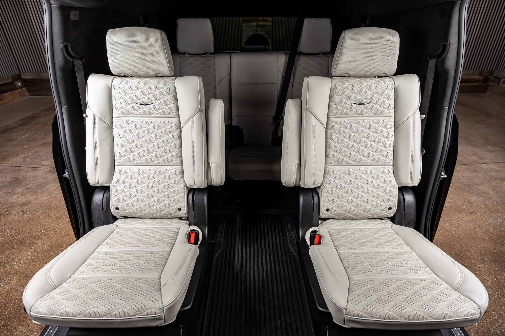 Used 2025 Cadillac Escalade ESV Sport Platinum w/ LPO, ONYX Package image 36