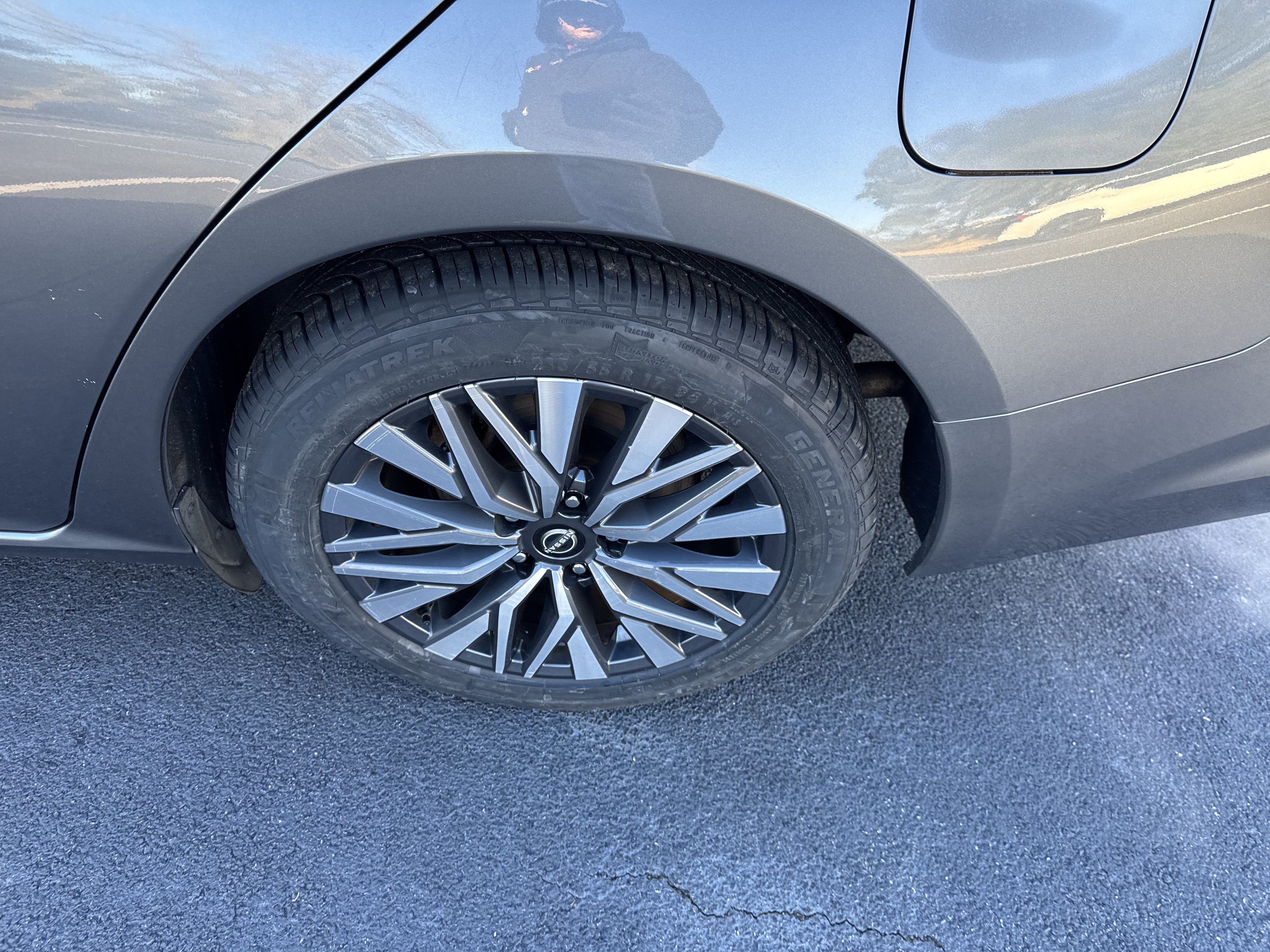 Used 2024 Nissan Altima 2.5 SV image 12