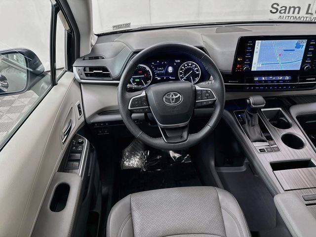 Used 2024 Toyota Sienna Limited AWD/4WD image 24