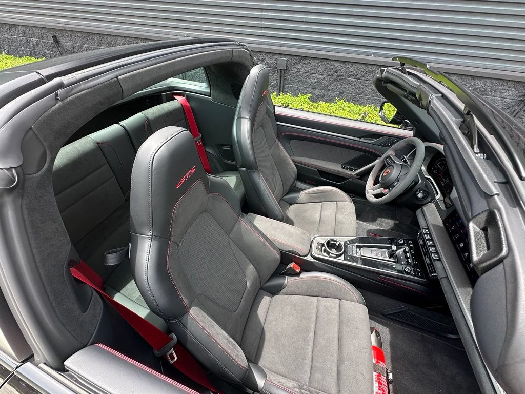Certified 2026 Porsche 911 Targa 4 GTS AWD/4WD image 12