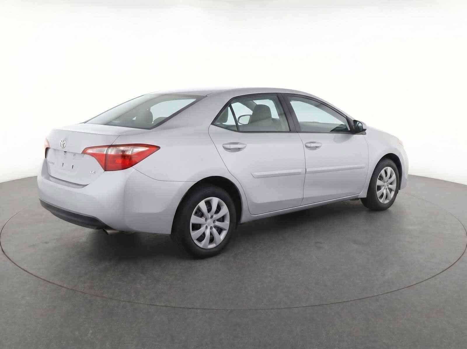 Used 2016 Toyota Corolla LE FWD image 5
