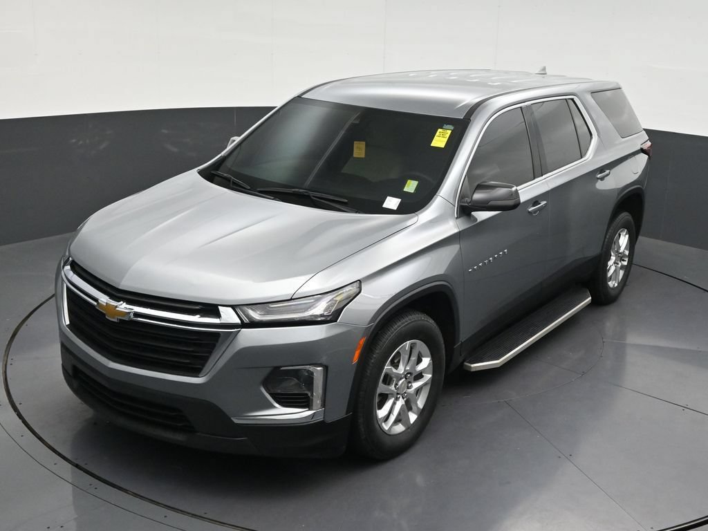 Used 2023 Chevrolet Traverse LS FWD image 16