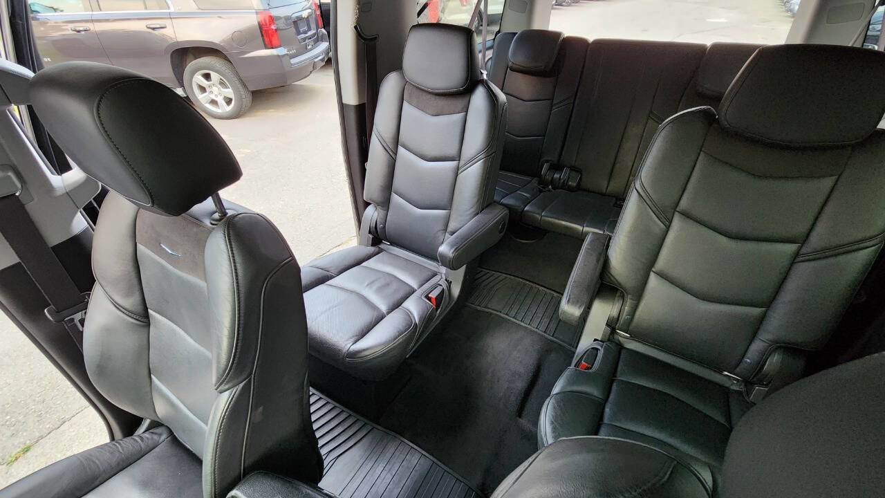 Used 2015 Cadillac Escalade ESV Luxury image 30