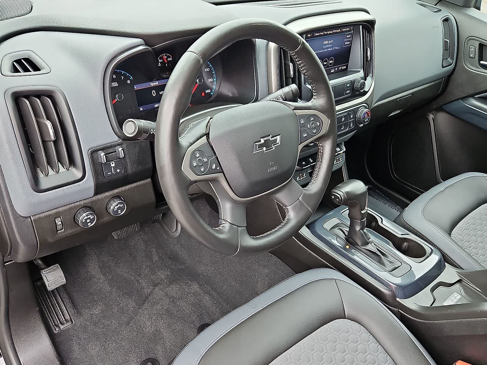 Used 2019 Chevrolet Colorado Z71 AWD/4WD image 16
