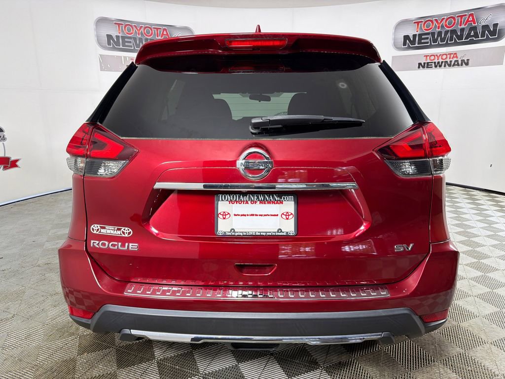 Used 2018 Nissan Rogue SV w/ Premium Package FWD image 5