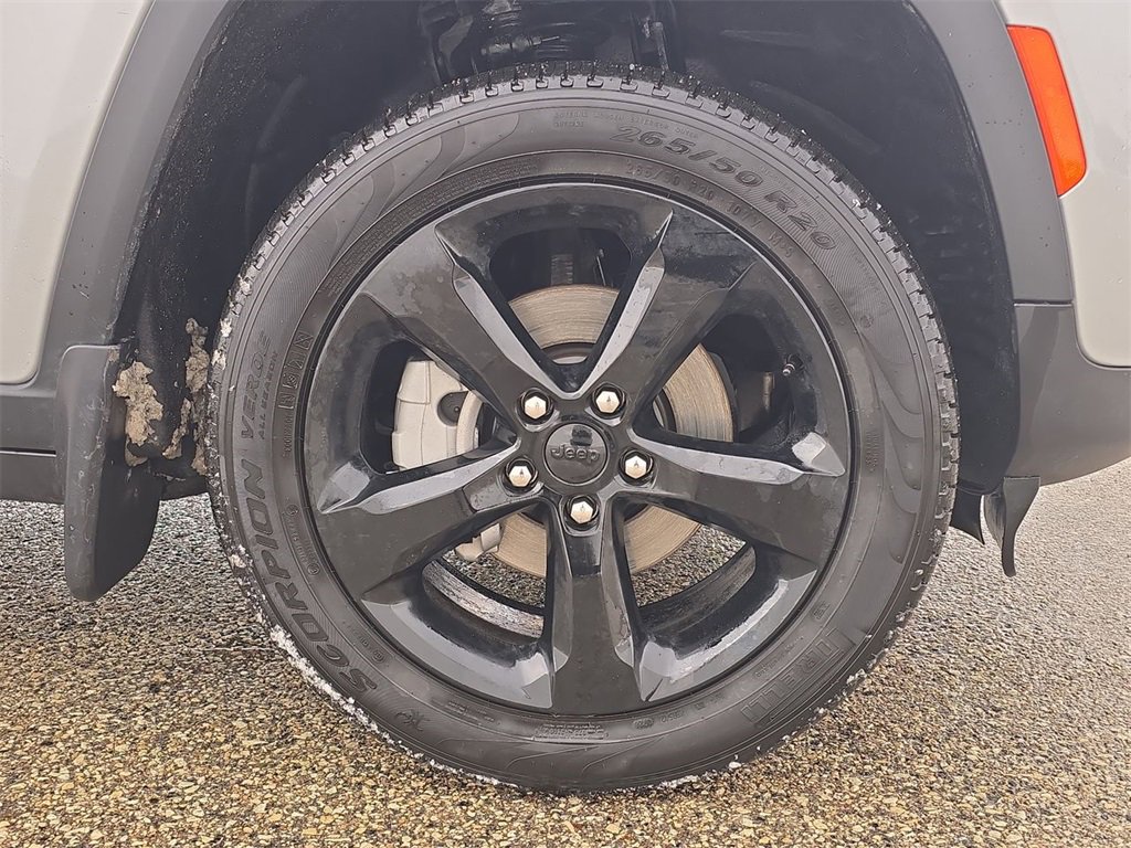 Used 2025 Jeep Grand Cherokee Limited w/ Black Appearance Package image 34