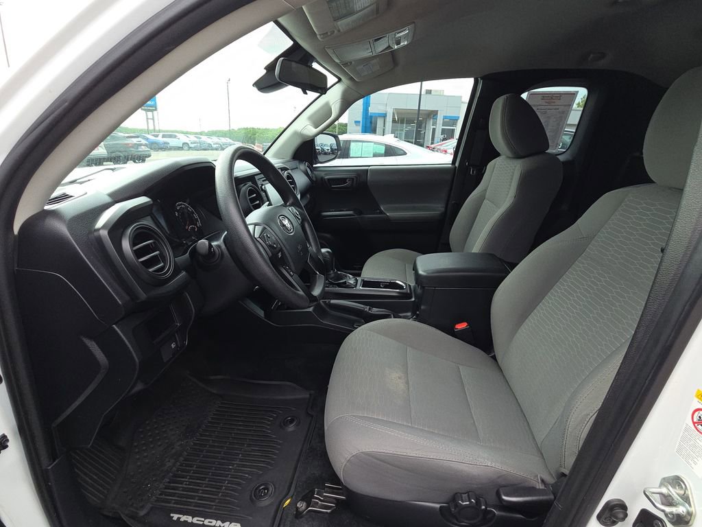 Used 2018 Toyota Tacoma SR AWD/4WD image 16