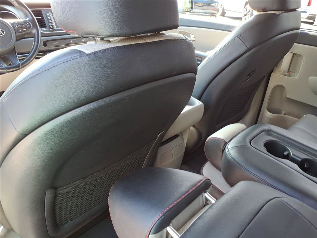 Used 2020 Kia Sedona EX FWD image 16