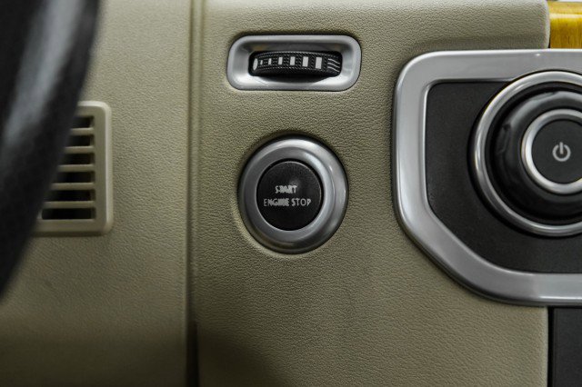 Used 2015 Land Rover LR4 HSE LUX image 19