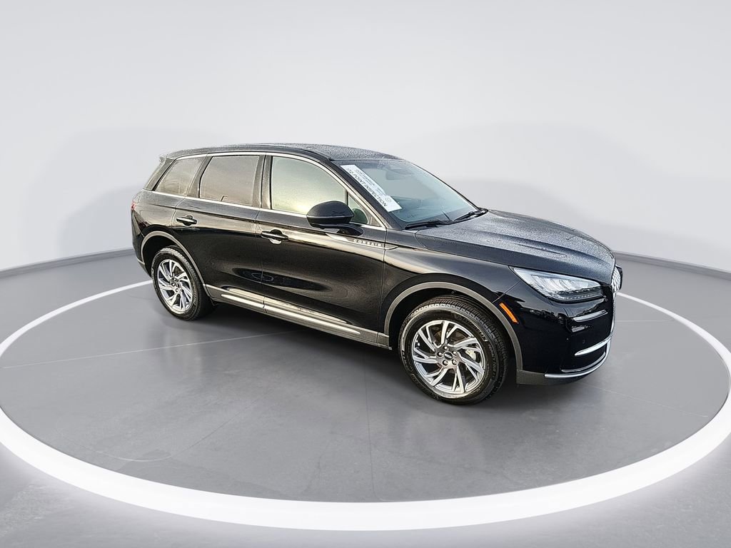 Used 2025 Lincoln Corsair FWD w/ Equipment Group 101A image 2