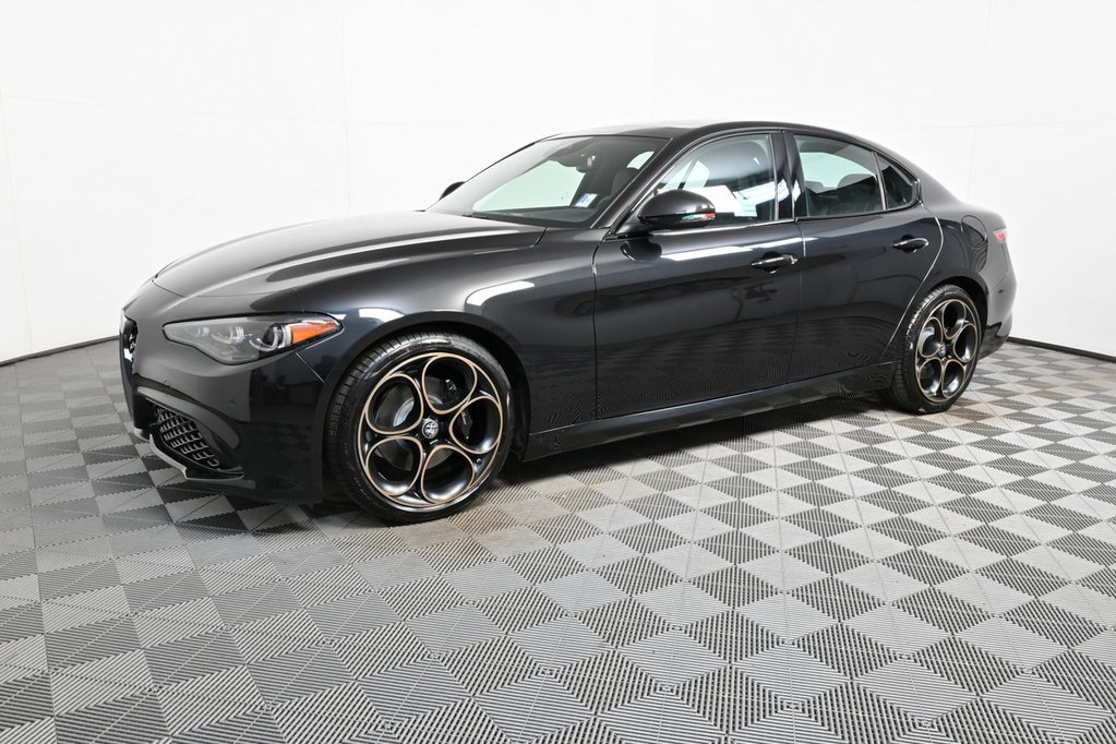 New 2025 Alfa Romeo Giulia w/ Driving Assist Package image 22