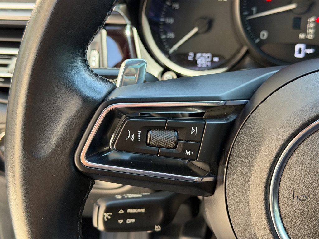Used 2022 Porsche Macan AWD/4WD image 33