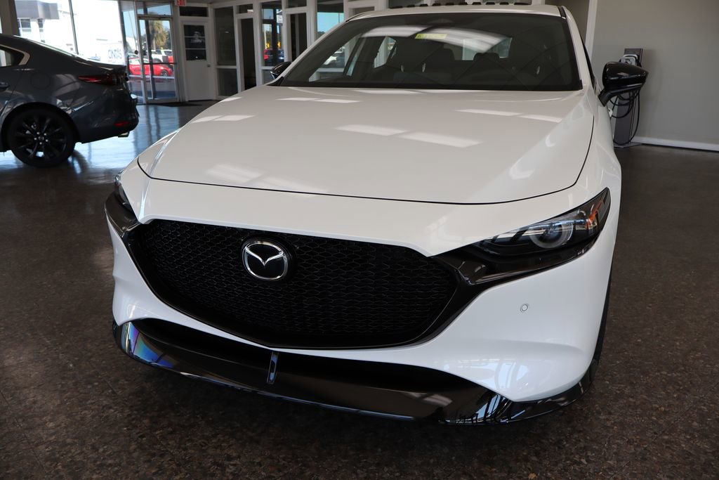 Certified 2025 MAZDA MAZDA3 Hatchback w/Premium Plus Pkg AWD/4WD image 4