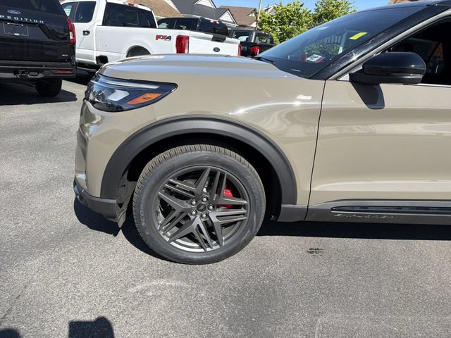 New 2026 Ford Explorer ST-Line w/ ST-Line Street Pack AWD/4WD image 9