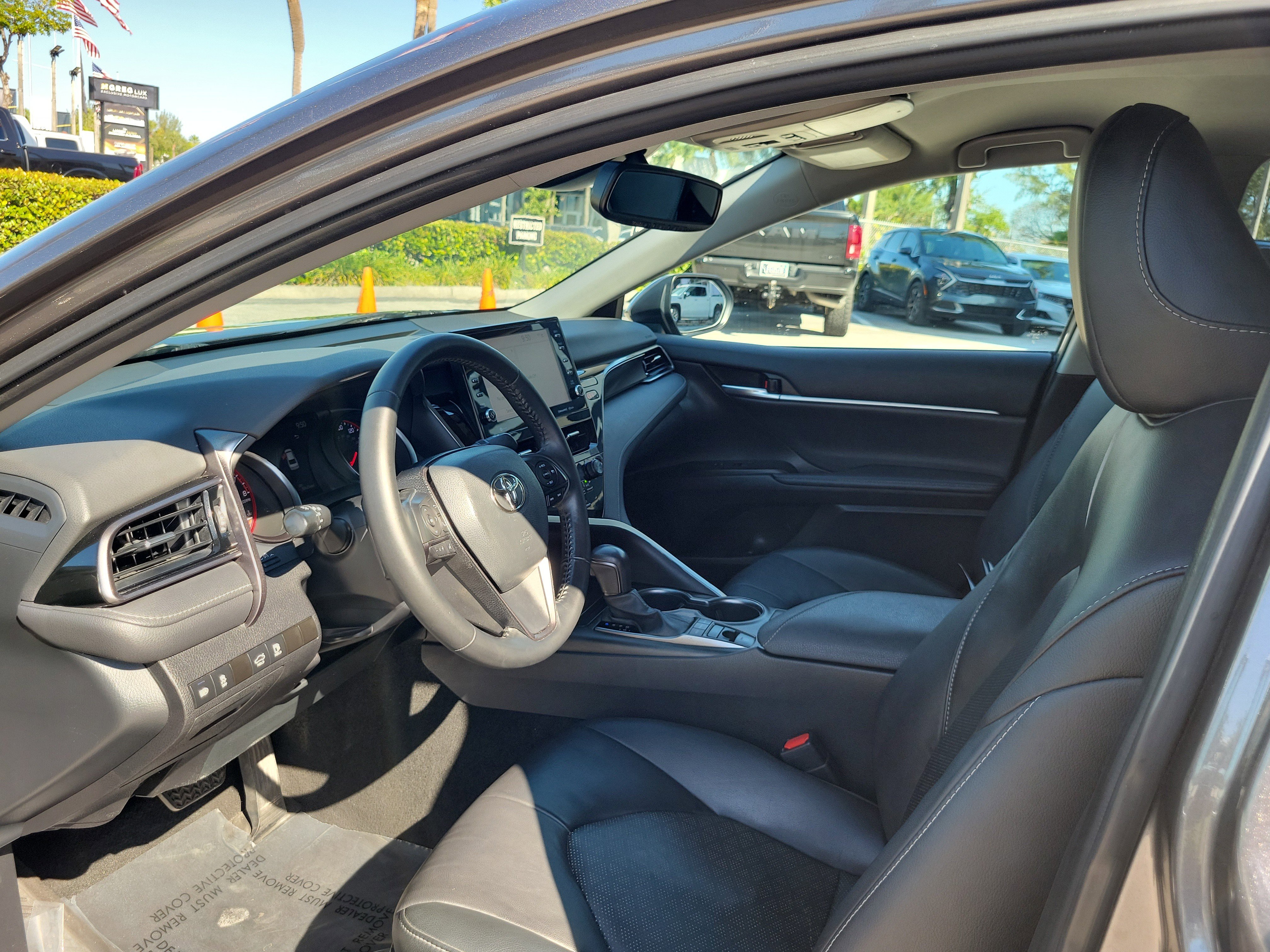 Used 2023 Toyota Camry XSE FWD image 10