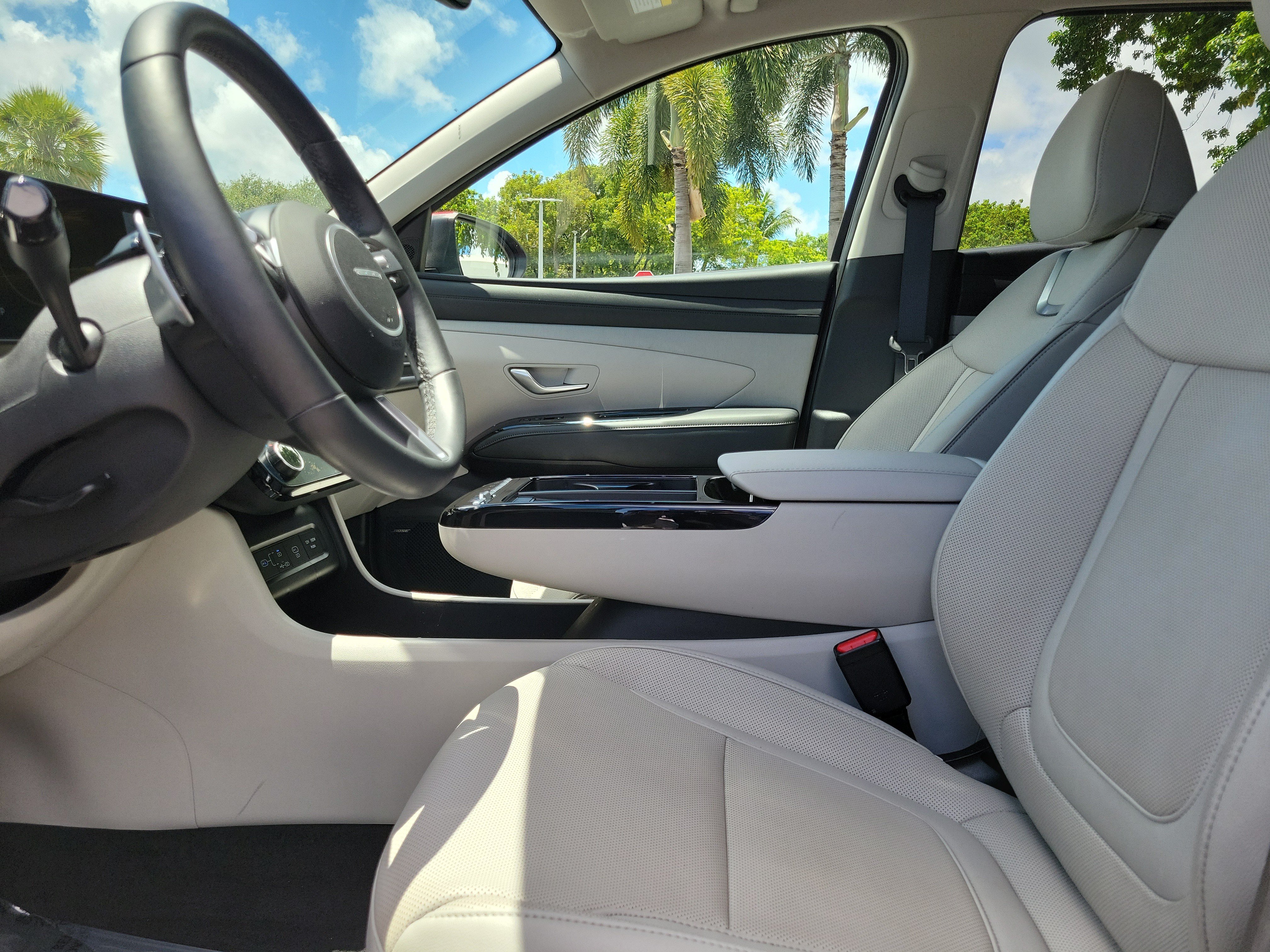 Used 2025 Hyundai Tucson Limited FWD image 21