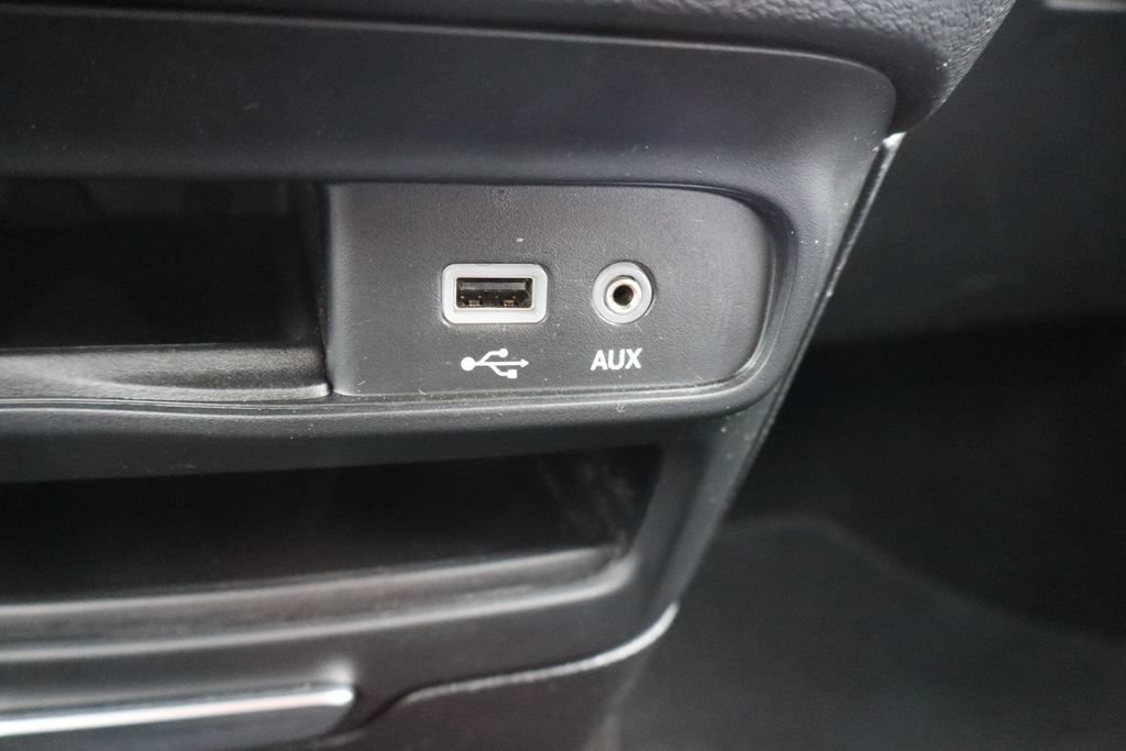 Used 2018 Chrysler Pacifica Touring Plus w/ S Appearance Package FWD image 18