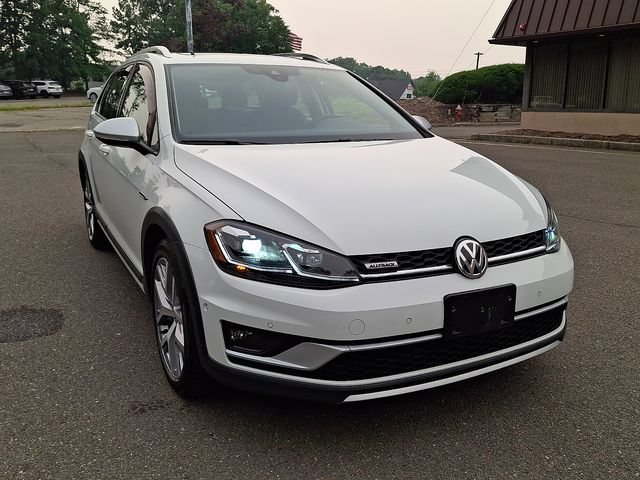 Used 2018 Volkswagen Golf Alltrack SEL AWD/4WD image 2