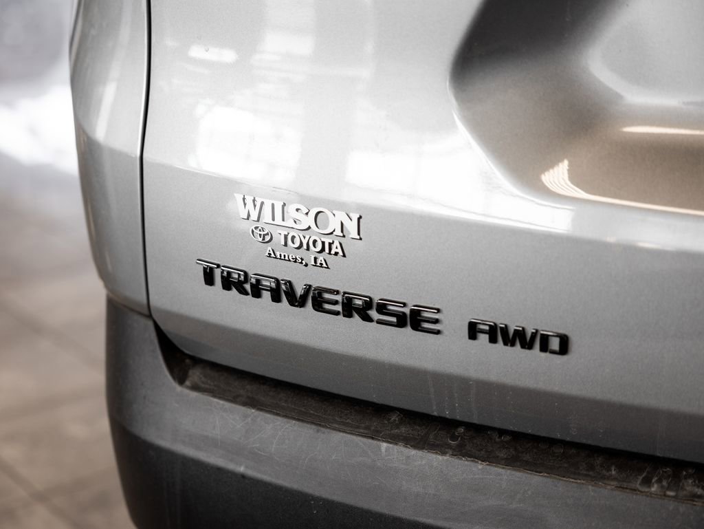Used 2023 Chevrolet Traverse RS image 6