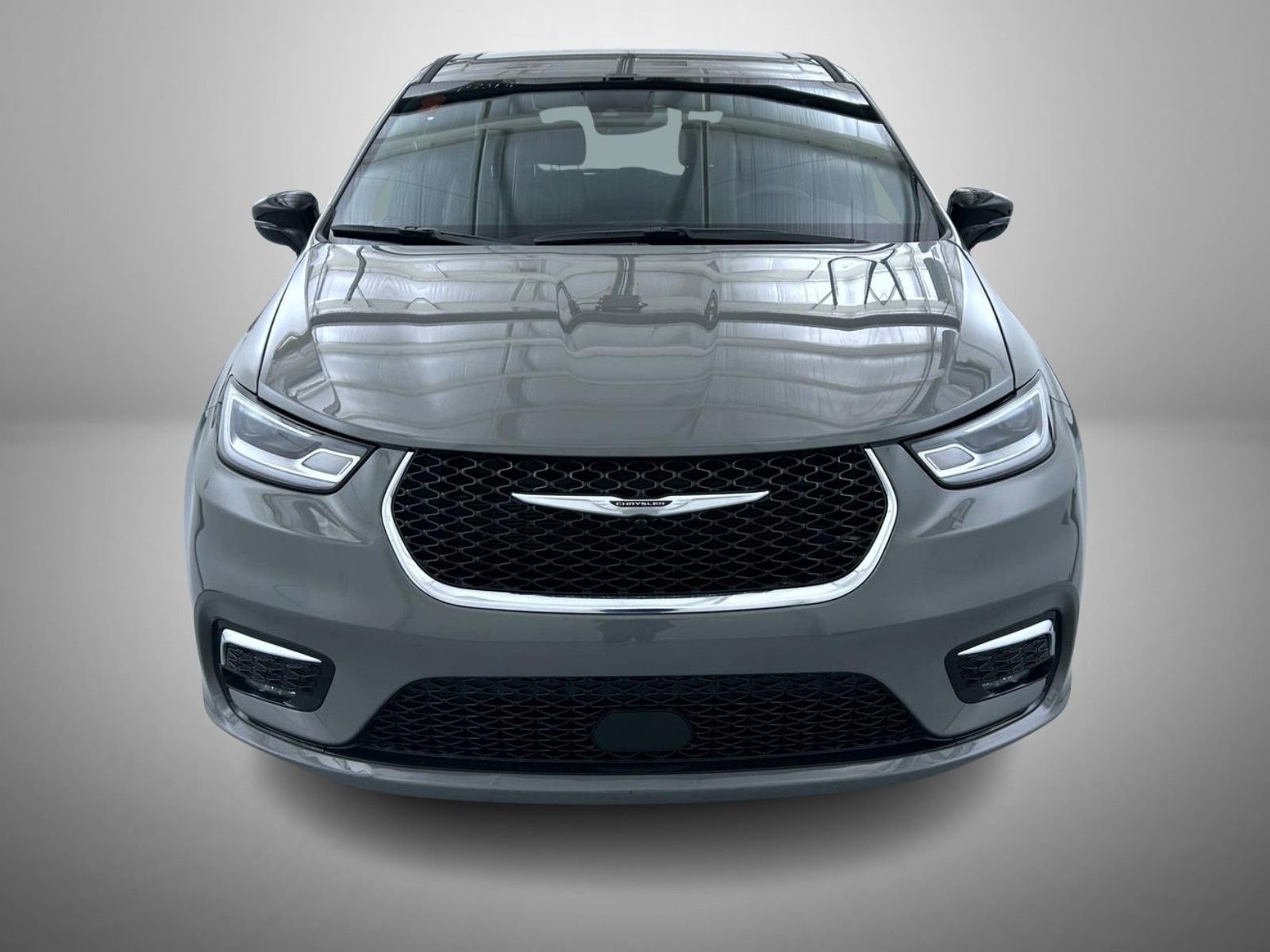 Used 2025 Chrysler Pacifica Select FWD image 2