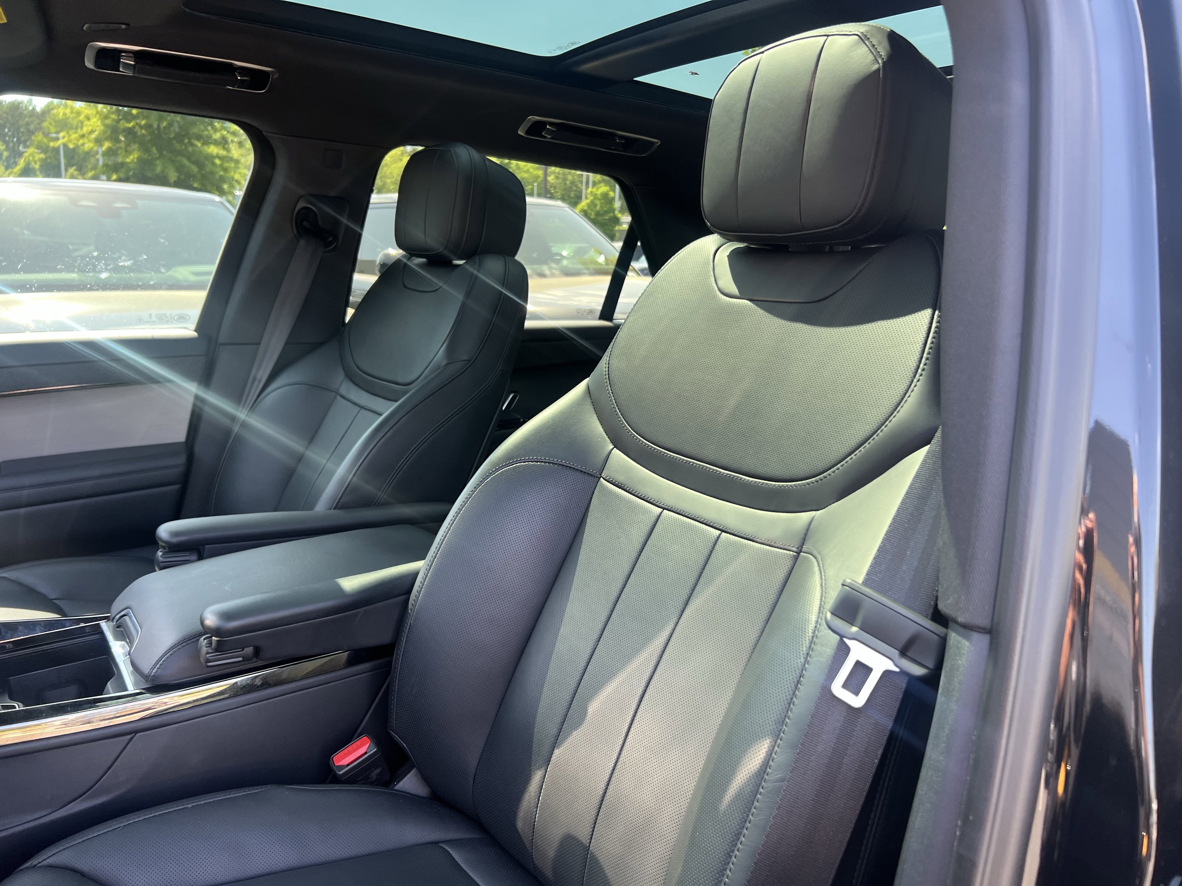 Certified 2024 Land Rover Range Rover Sport SE AWD/4WD image 16