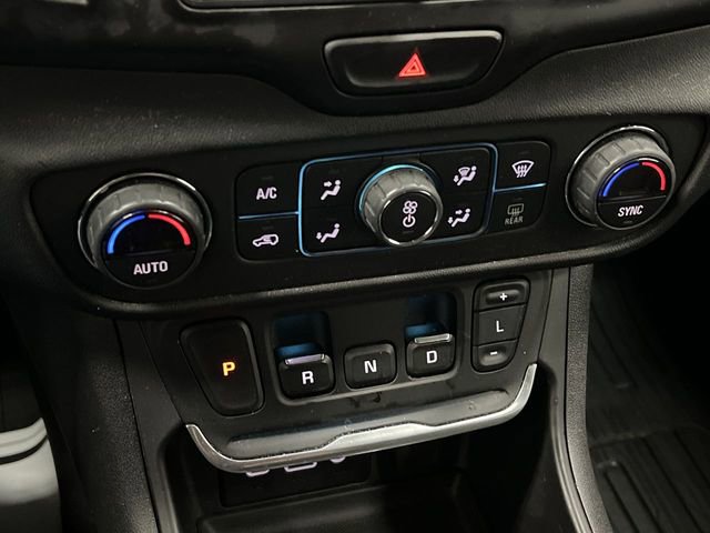 Certified 2019 GMC Terrain SLE w/ Driver Convenience Package AWD/4WD image 17