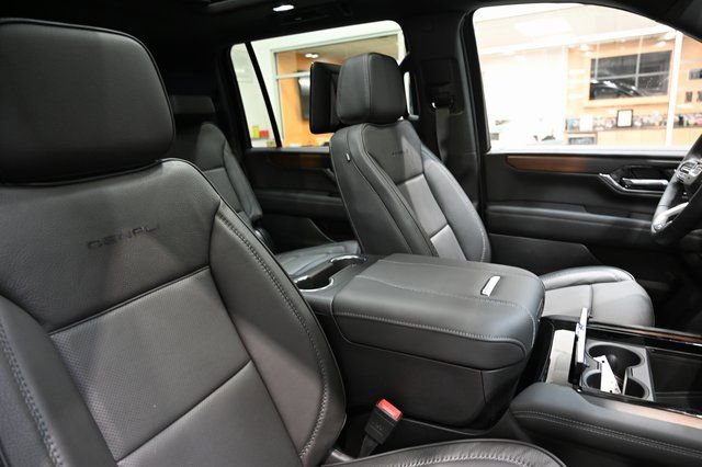 New 2026 GMC Yukon XL Denali w/ Denali Reserve Package image 10