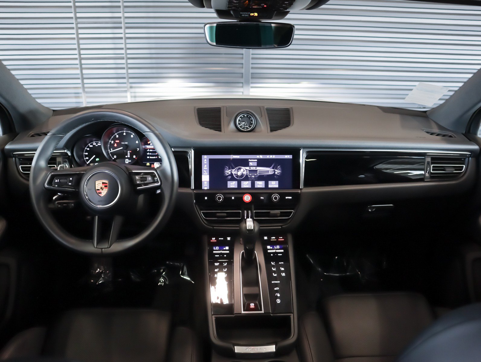 Used 2026 Porsche Macan AWD/4WD image 14