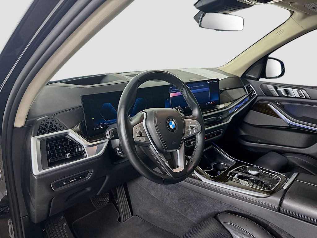 Used 2025 BMW X7 xDrive40i image 9