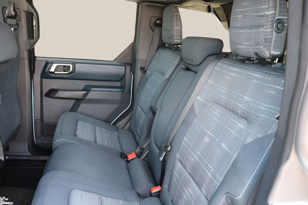 Used 2025 Ford Bronco Heritage Edition AWD/4WD image 16