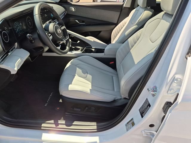 Used 2025 Hyundai Elantra Limited FWD image 13