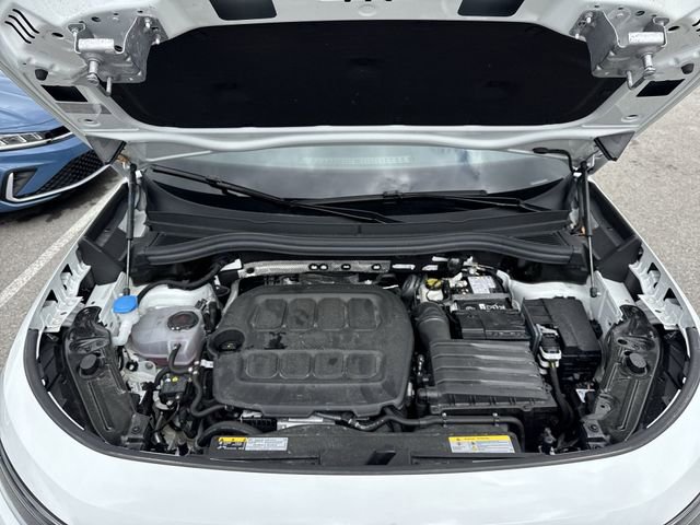 Certified 2025 Volkswagen Tiguan SE image 29