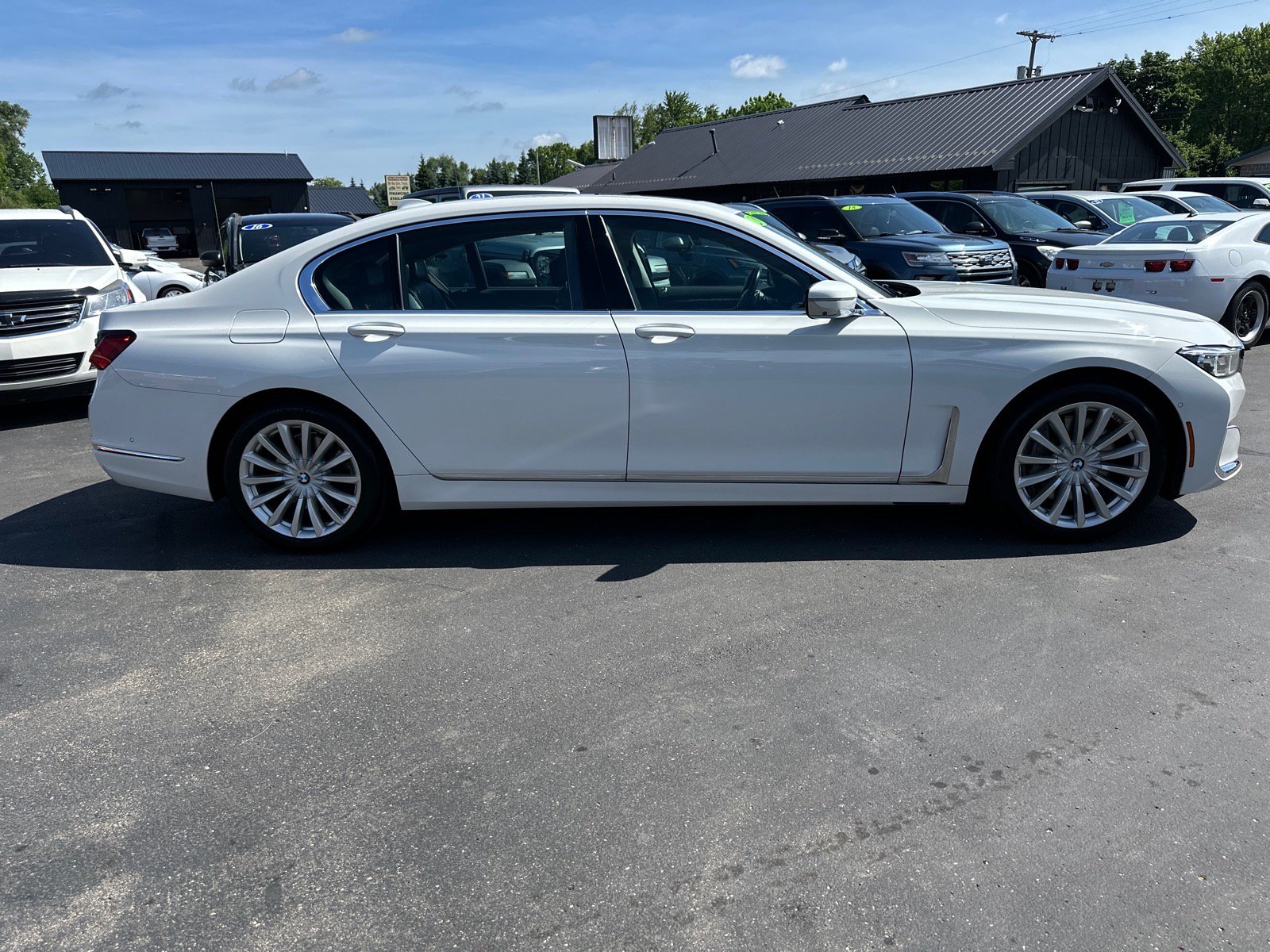 Used 2020 BMW 745e xDrive AWD/4WD image 5