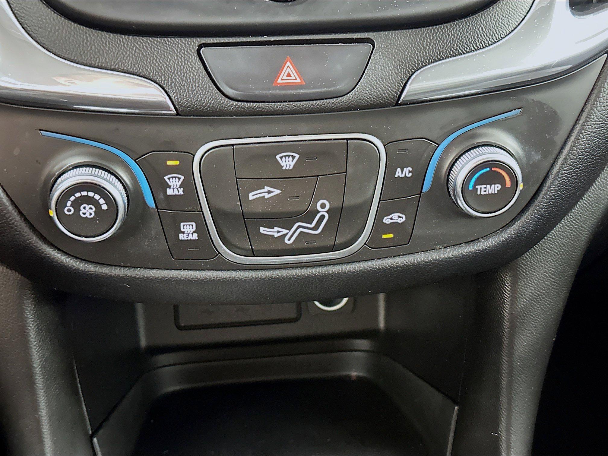 Used 2020 Chevrolet Equinox LT image 15