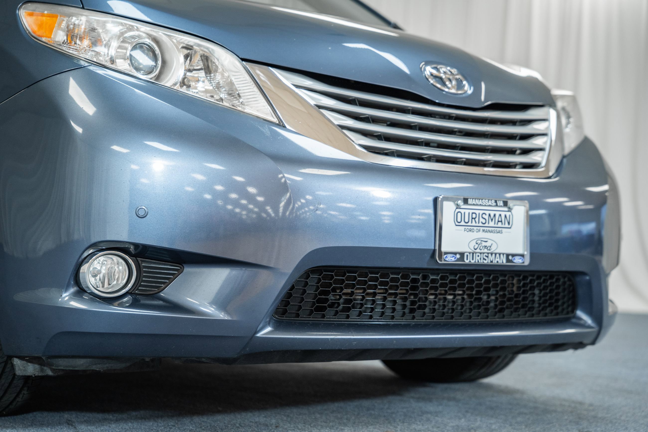 Used 2014 Toyota Sienna Limited image 11