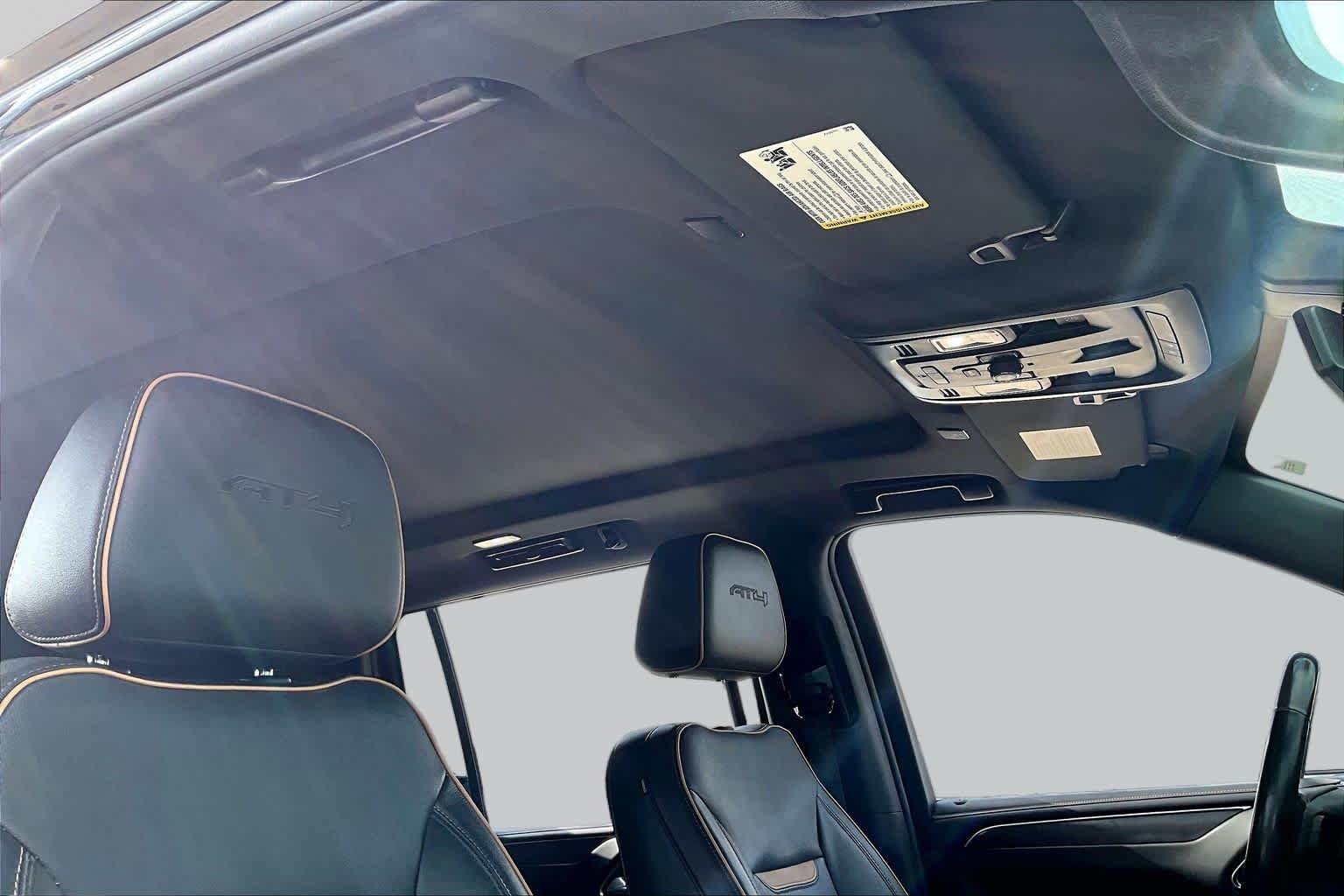 Used 2022 GMC Yukon XL AT4 AWD/4WD image 14