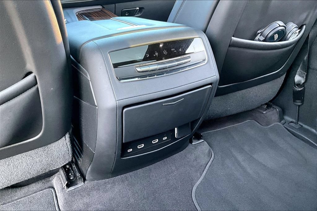 Used 2023 Cadillac Escalade Premium Luxury RWD image 25