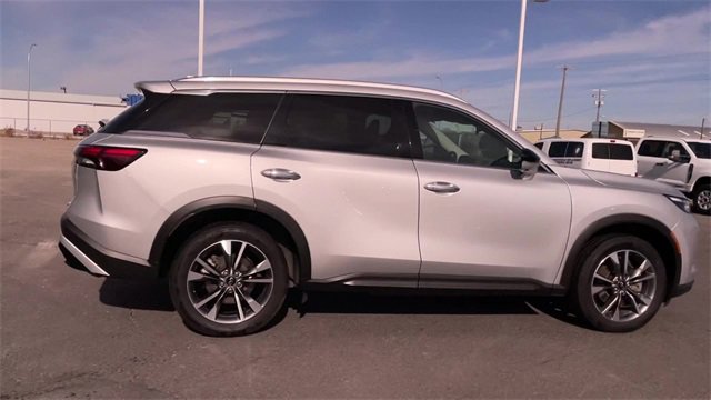 Used 2023 INFINITI QX60 Luxe image 2