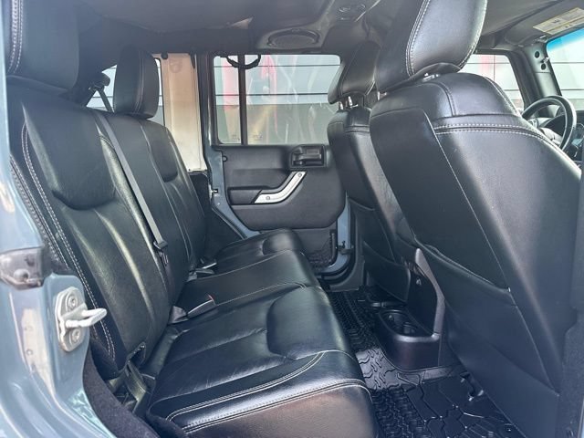 Used 2014 Jeep Wrangler Unlimited Sahara w/ Max Tow Package AWD/4WD image 11