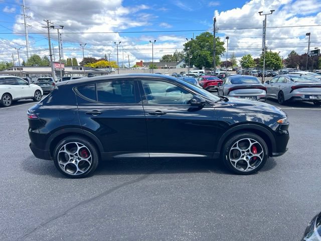 Used 2024 Alfa Romeo Tonale Veloce w/ Premium Interior Package AWD/4WD image 8