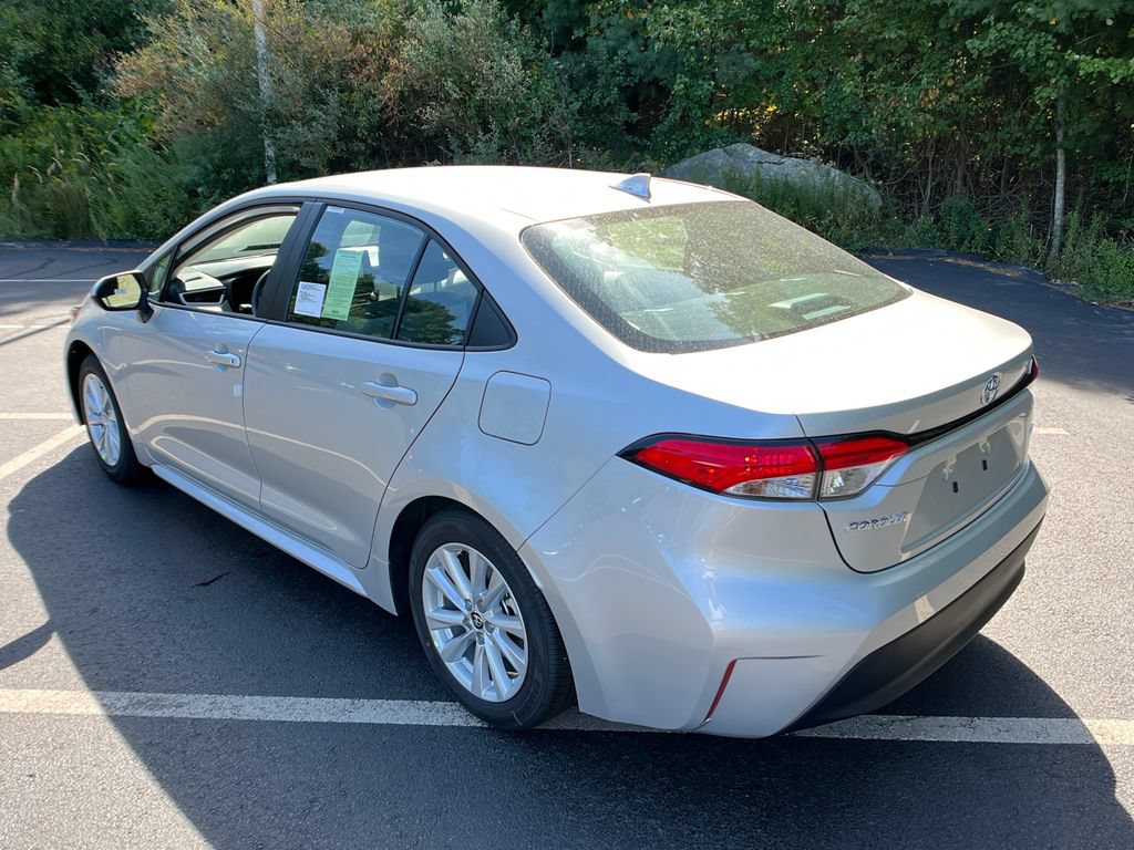 New 2026 Toyota Corolla LE w/ LE Premium Package FWD image 3