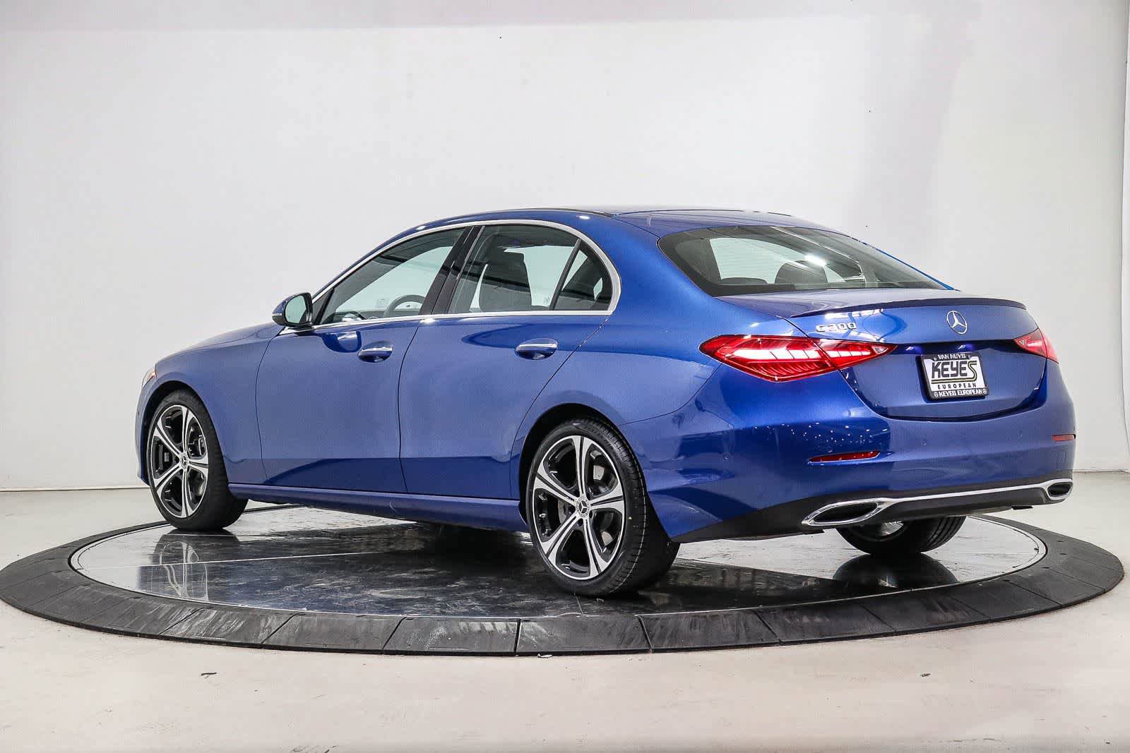 Used 2023 Mercedes-Benz C 300 Sedan image 2