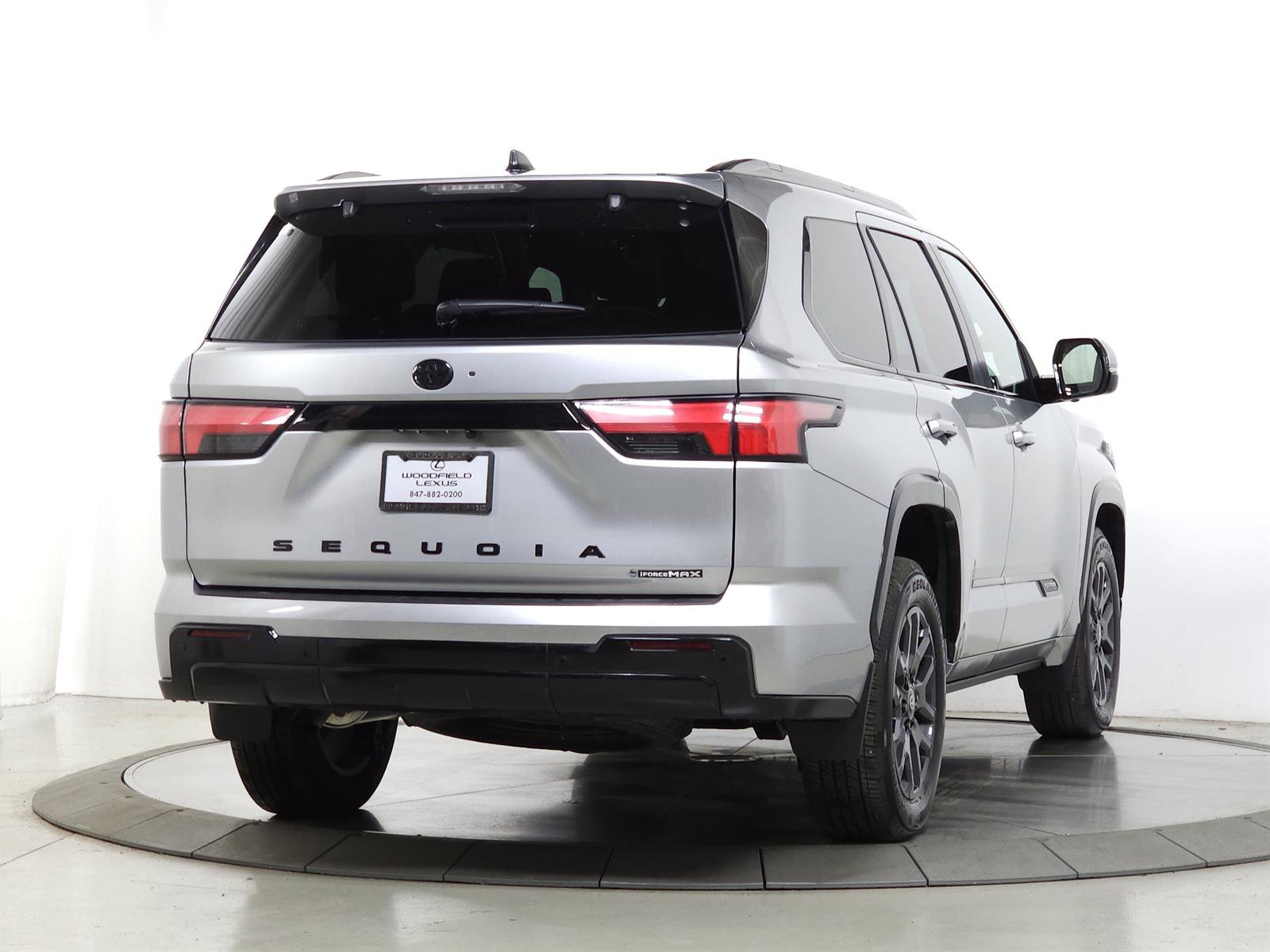 Used 2025 Toyota Sequoia Platinum image 11