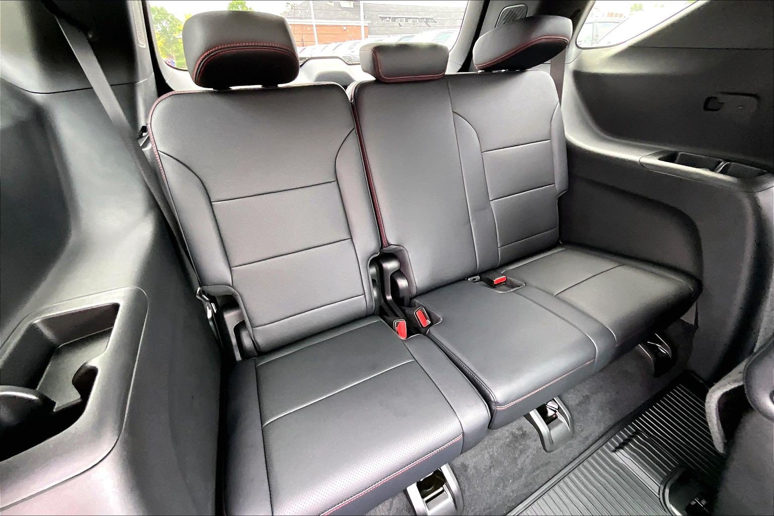Used 2026 Chevrolet Traverse RS w/ LPO, Floor Liner Package AWD/4WD image 24