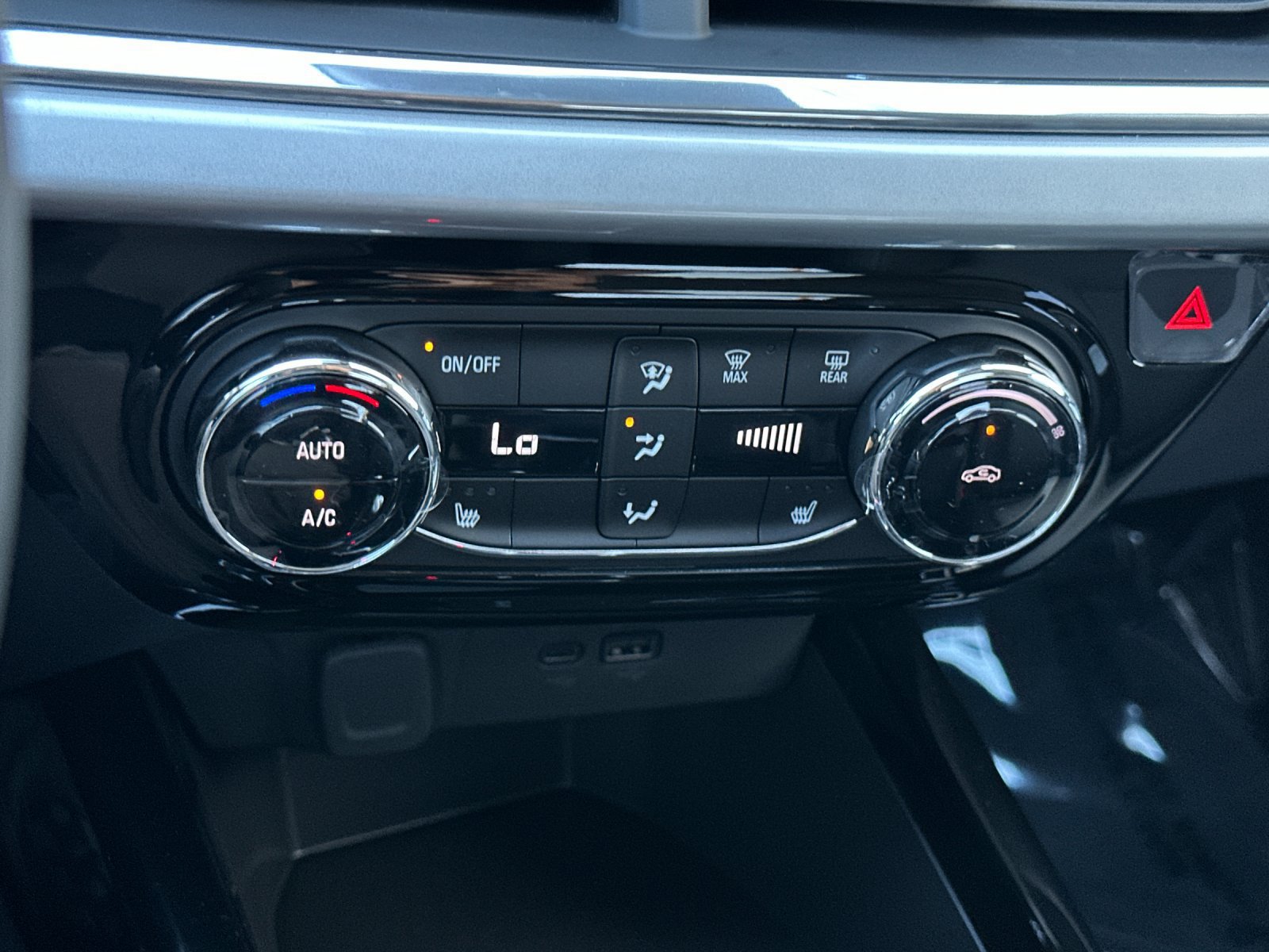 New 2026 Chevrolet Trax LT w/ Driver Confidence Package FWD image 20