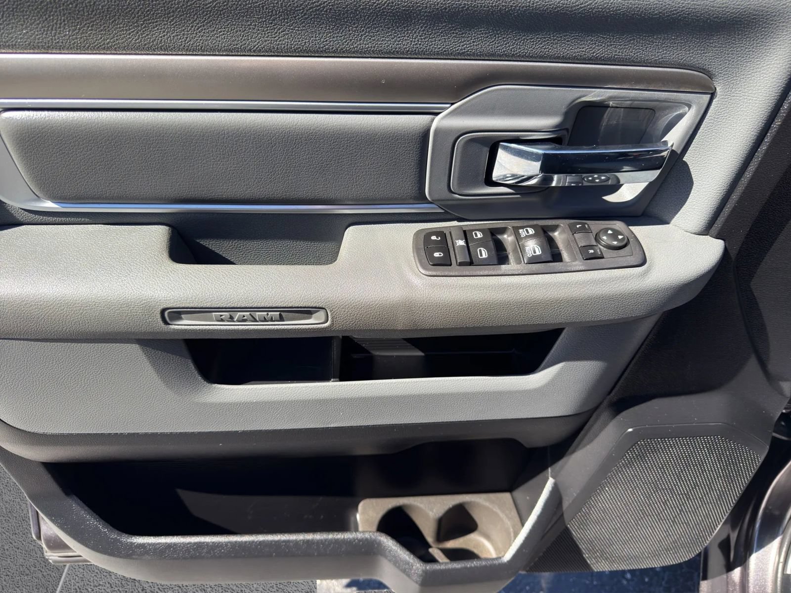 Used 2015 RAM 1500 Big Horn RWD image 25